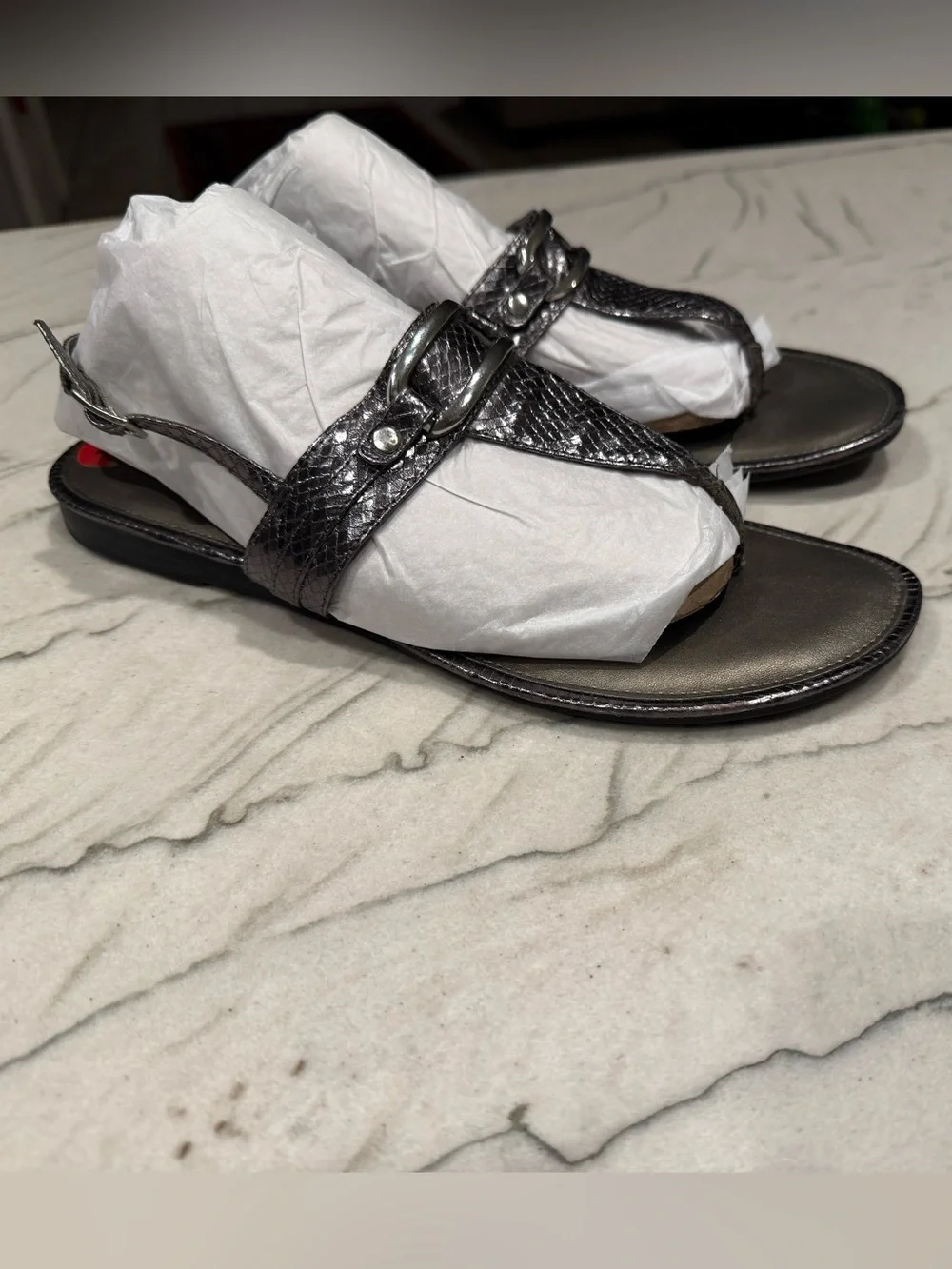 Bandolino Metallic Snakeskin T-Strap Sandals Size 10M Silver Black Buckle